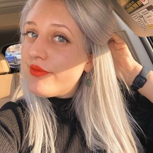 Meet your Posher, Cassie